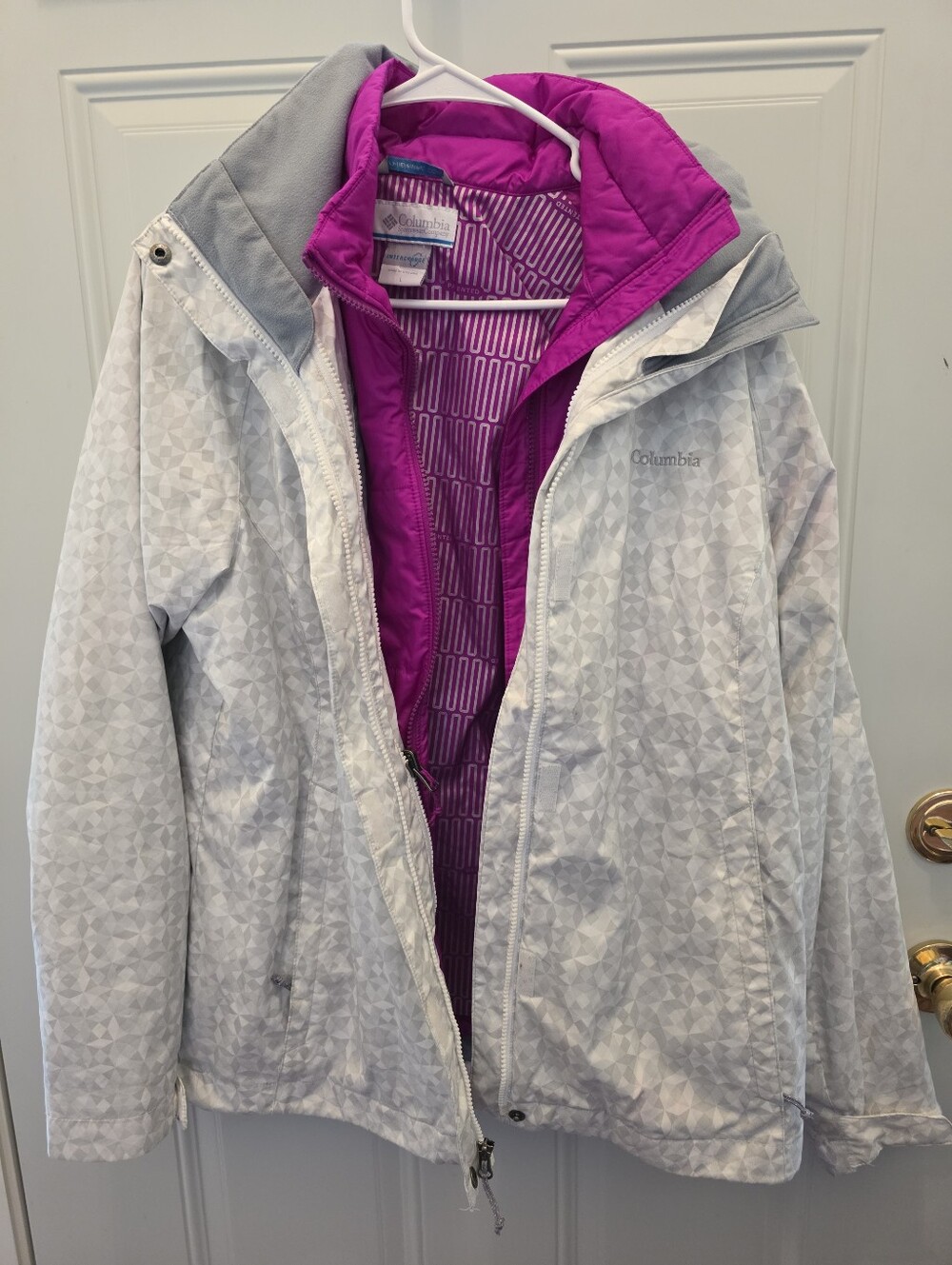 Columbia Interchange White Geometric Shell Jacket with Magenta Liner Size Large